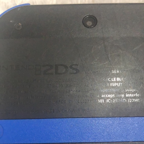 Nintendo 2DS bundle - Picture 4 of 10